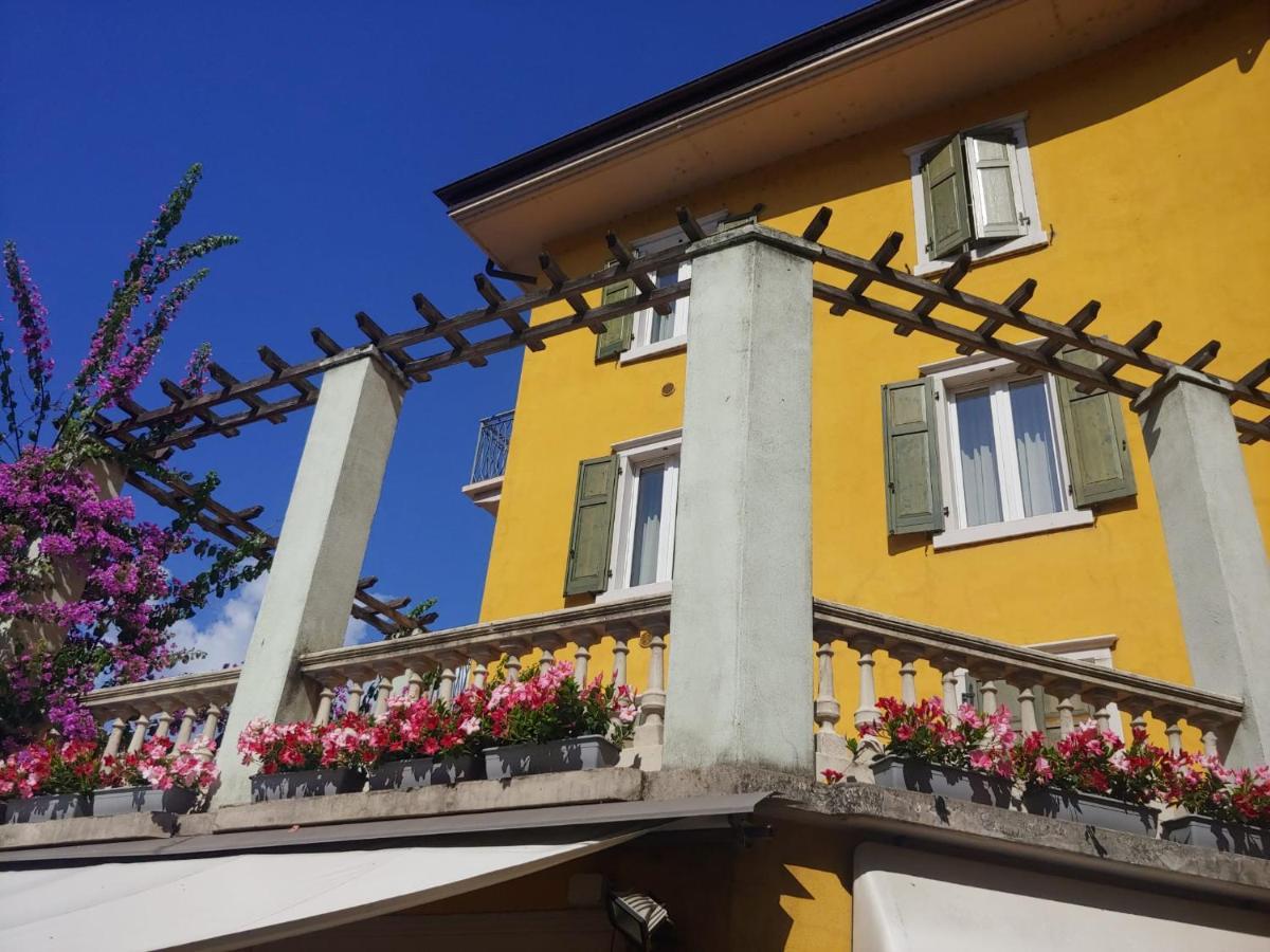Appartamenti Baia Azzurra 5. Torbole Sul Garda Exterior photo